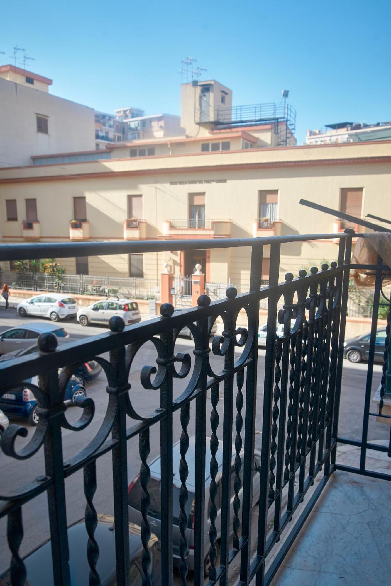 D'Aragona Guest House Palerme Extérieur photo